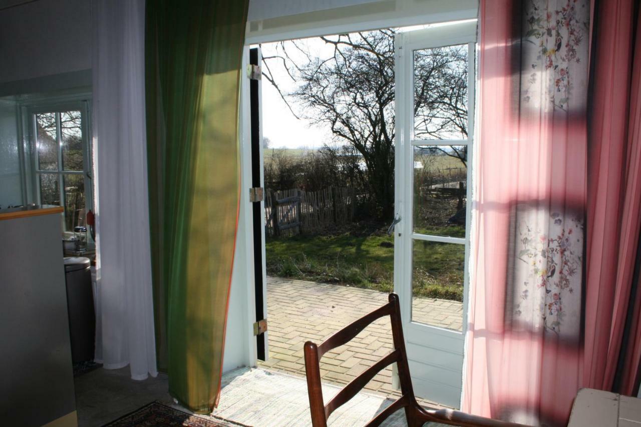 Unique place on the river Waal Heerewaarden Extérieur photo